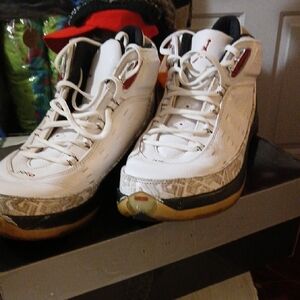 Jordan Athletic Shoes White and Gold